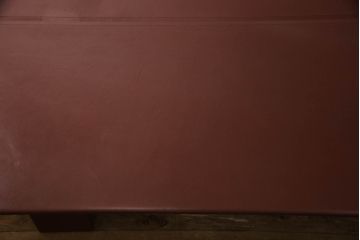 中古　IDC大塚家具取り扱い　イタリア製　i4MARIANI(クアトロマリアーニ)　シンプルながら存在感のある大型サイズの革張り製テーブル(会議用テーブル、6人掛けダイニングテーブル、8人掛け)(定価約240万円)(R-054318)