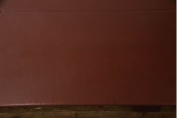 中古　IDC大塚家具取り扱い　イタリア製　i4MARIANI(クアトロマリアーニ)　シンプルながら存在感のある大型サイズの革張り製テーブル(会議用テーブル、6人掛けダイニングテーブル、8人掛け)(定価約240万円)(R-054318)