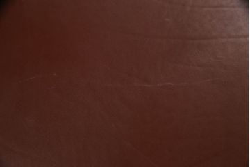 中古　IDC大塚家具取り扱い　イタリア製　i4MARIANI(クアトロマリアーニ)　シンプルながら存在感のある大型サイズの革張り製テーブル(会議用テーブル、6人掛けダイニングテーブル、8人掛け)(定価約240万円)(R-054318)