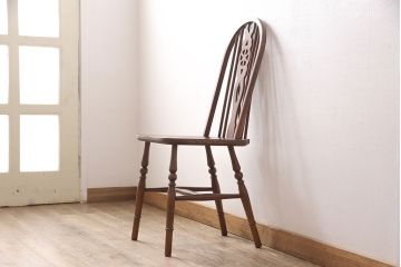 中古　美品　old charm(オールドチャーム) 　背もたれのデザインがお洒落なアクセントになるオーク材製ウィンザーチェア(イス、ダイニングチェア、椅子、ウインザーチェア)(R-054320)
