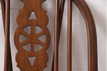 中古　美品　old charm(オールドチャーム) 　背もたれのデザインがお洒落なアクセントになるオーク材製ウィンザーチェア(イス、ダイニングチェア、椅子、ウインザーチェア)(R-054320)