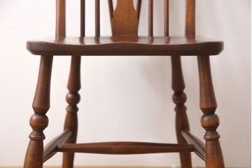 中古　美品　old charm(オールドチャーム) 　背もたれのデザインがお洒落なアクセントになるオーク材製ウィンザーチェア(イス、ダイニングチェア、椅子、ウインザーチェア)(R-054320)