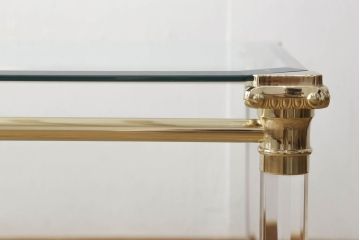 中古　イタリア製　サァラ麻布取扱い　ORSENIGO(オルセニゴ)　天板・棚板ガラス製　洗練されたスタイリッシュなデザインが魅力的なセンターテーブル(ローテーブル、リビングテーブル、ガラステーブル)(定価約36万円)(R-054325)
