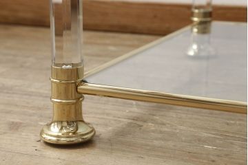 中古　イタリア製　サァラ麻布取扱い　ORSENIGO(オルセニゴ)　天板・棚板ガラス製　洗練されたスタイリッシュなデザインが魅力的なセンターテーブル(ローテーブル、リビングテーブル、ガラステーブル)(定価約36万円)(R-054325)