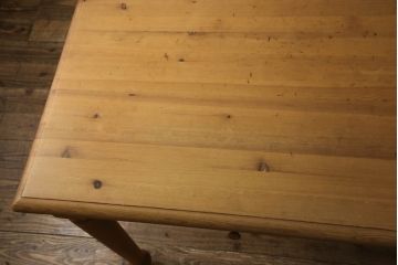 中古　美品　シャルドネ(CHARDONNAY)　パイン材　両面引き出し　木の質感や木目を生かしたデザインが素敵なダイニングテーブル(作業台、食卓、2人掛け、4人掛け)(R-054330)