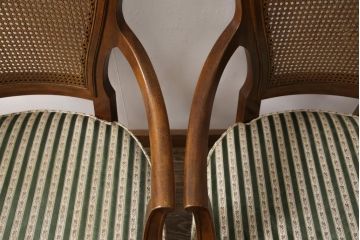 中古　DREXEL HERITAGE(ドレクセルヘリテイジ)　Cameo Classics(キャメオクラシックス)　格調高い雰囲気が魅力のマホガニー製アームチェア2脚セット(椅子、ダイニングチェア)(2脚定価 約70万円)(R-054338)