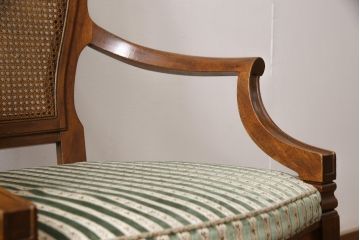 中古　DREXEL HERITAGE(ドレクセルヘリテイジ)　Cameo Classics(キャメオクラシックス)　格調高い雰囲気が魅力のマホガニー製アームチェア2脚セット(椅子、ダイニングチェア)(2脚定価 約70万円)(R-054338)