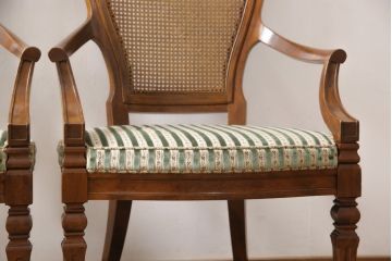 中古　DREXEL HERITAGE(ドレクセルヘリテイジ)　Cameo Classics(キャメオクラシックス)　格調高い雰囲気が魅力のマホガニー製アームチェア2脚セット(椅子、ダイニングチェア)(2脚定価 約70万円)(R-054338)