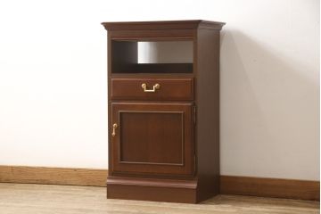 中古　美品　maruni(マルニ木工)　品のある佇まいが魅力的なサイドキャビネット(サイドテーブル、収納棚、電話台)(R-054340)