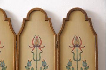 中古　美品　カントリーハウス　秋山木工(職人堅木)　クラシカルな雰囲気漂う4連パーテーション(衝立て、仕切り)(R-054342)