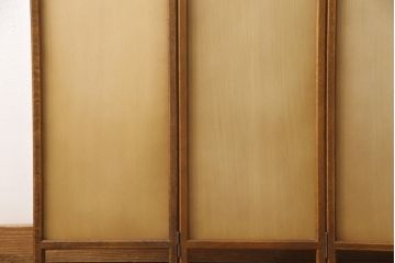 中古　美品　カントリーハウス　秋山木工(職人堅木)　クラシカルな雰囲気漂う4連パーテーション(衝立て、仕切り)(R-054342)