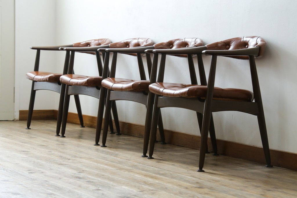 和製ヴィンテージ　美品!　辻木工　合皮　こだわりのあるデザインが目を引くアームチェア4脚セット　(R-054343)