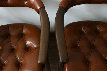 和製ヴィンテージ　美品!　辻木工　合皮　こだわりのあるデザインが目を引くアームチェア4脚セット　(R-054343)