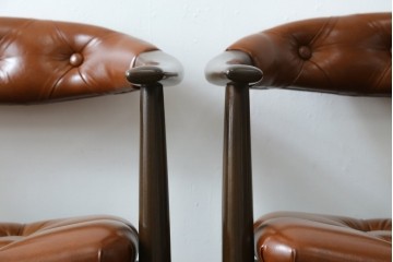 和製ヴィンテージ　美品!　辻木工　合皮　こだわりのあるデザインが目を引くアームチェア4脚セット　(R-054343)