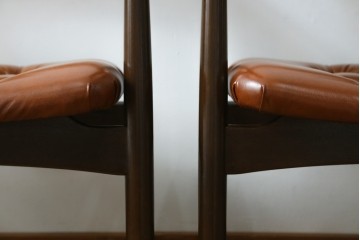 和製ヴィンテージ　美品!　辻木工　合皮　こだわりのあるデザインが目を引くアームチェア4脚セット　(R-054343)