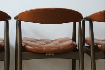 和製ヴィンテージ　美品!　辻木工　合皮　こだわりのあるデザインが目を引くアームチェア4脚セット　(R-054343)
