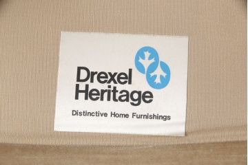 中古　DREXEL HERITAGE(ドレクセルヘリテイジ)　温かみのある色合いと上品な佇まいが魅力的なイージーチェアとオットマンセット(定価約68万円)(1人掛けソファ、アームチェア)(R-054344)