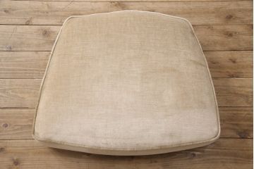 中古　DREXEL HERITAGE(ドレクセルヘリテイジ)　温かみのある色合いと上品な佇まいが魅力的なイージーチェアとオットマンセット(定価約68万円)(1人掛けソファ、アームチェア)(R-054344)