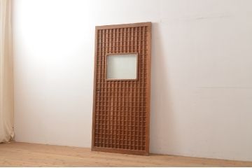 アンティーク建具　杉材一枚板　表の格子がアクセントの木製扉1枚(ドア、建具)(R-054349)