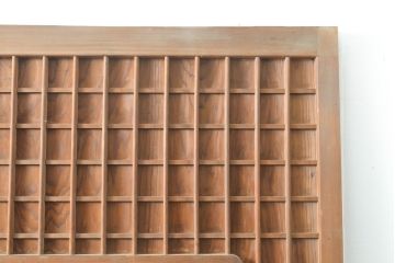アンティーク建具　杉材一枚板　表の格子がアクセントの木製扉1枚(ドア、建具)(R-054349)