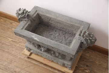 中古　御影石　龍彫刻　水鉢　138kg(つくばい、オブジェ、庭石)(R-054353)