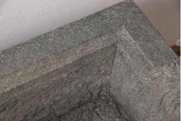 中古　御影石　龍彫刻　水鉢　138kg(つくばい、オブジェ、庭石)(R-054353)
