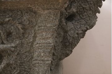 中古　御影石　龍彫刻　水鉢　138kg(つくばい、オブジェ、庭石)(R-054353)