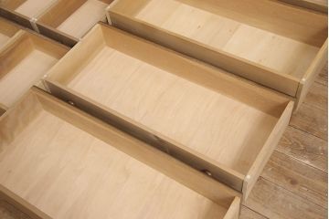 中古　美品　横浜クラシック家具　ノックオンウッド(knockonwood)　コロニアルシリーズ(Hand Made)　オーク材　クラシカルな佇まいのハイチェスト(定価約33万円)(引き出し、洋服タンス)(R-054355)