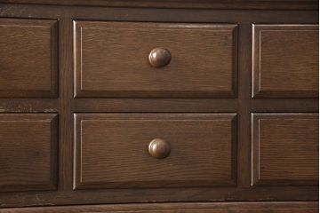 中古　美品　横浜クラシック家具　ノックオンウッド(knockonwood)　コロニアルシリーズ(Hand Made)　オーク材　クラシカルな佇まいのハイチェスト(定価約33万円)(引き出し、洋服タンス)(R-054355)
