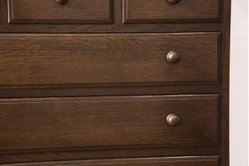 中古　美品　横浜クラシック家具　ノックオンウッド(knockonwood)　コロニアルシリーズ(Hand Made)　オーク材　クラシカルな佇まいのハイチェスト(定価約33万円)(引き出し、洋服タンス)(R-054355)