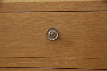中古　美品　神戸伝承欧風家具(洋家具)　たかねや製　ナラ・桐材　エレガントな佇まいが美しいワードローブ(洋服タンス、収納棚)(R-054356)