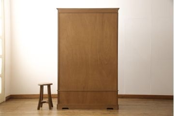 中古　美品　神戸伝承欧風家具(洋家具)　たかねや製　ナラ・桐材　エレガントな佇まいが美しいワードローブ(洋服タンス、収納棚)(R-054356)