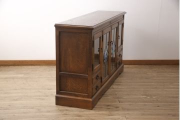 中古　美品　えぞ民芸家具　ステンドグラス入りの扉がアクセントになるサイドボード(収納棚、戸棚、サイドキャビネット、リビングボード)(R-054357)