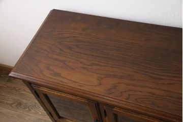 中古　美品　えぞ民芸家具　ステンドグラス入りの扉がアクセントになるサイドボード(収納棚、戸棚、サイドキャビネット、リビングボード)(R-054357)