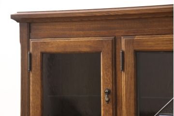 中古　美品　えぞ民芸家具　ステンドグラス入りの扉がアクセントになるサイドボード(収納棚、戸棚、サイドキャビネット、リビングボード)(R-054357)