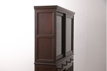 中古　九州民芸家具　カバ材　落ち着いた色合いが大人な雰囲気を醸し出す食器棚(収納棚、戸棚、キャビネット)(R-054359)