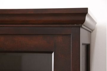 中古　九州民芸家具　カバ材　落ち着いた色合いが大人な雰囲気を醸し出す食器棚(収納棚、戸棚、キャビネット)(R-054359)