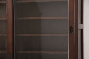 中古　九州民芸家具　カバ材　落ち着いた色合いが大人な雰囲気を醸し出す食器棚(収納棚、戸棚、キャビネット)(R-054359)