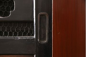 和製アンティーク　近江地方　七尺が珍しい!赤と黒のコントラストがお洒落な七尺水屋箪笥(収納棚、戸棚、食器棚、キャビネット)(R-054360)