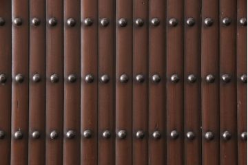 和製アンティーク　近江地方　七尺が珍しい!赤と黒のコントラストがお洒落な七尺水屋箪笥(収納棚、戸棚、食器棚、キャビネット)(R-054360)