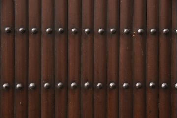 和製アンティーク　近江地方　七尺が珍しい!赤と黒のコントラストがお洒落な七尺水屋箪笥(収納棚、戸棚、食器棚、キャビネット)(R-054360)