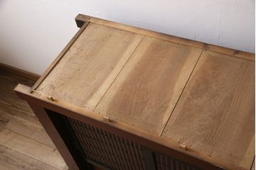 和製アンティーク　近江地方　七尺が珍しい!赤と黒のコントラストがお洒落な水屋箪笥・下段(収納棚、戸棚、食器棚、サイドキャビネット)(R-054365)