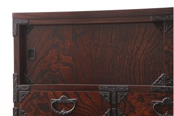 中古　超美品　岩谷堂箪笥　台輪・脚付きリメイク　和の趣を感じさせる渋い佇まいの箪笥サイドチェスト(衣装箪笥、引き出し、和タンス、収納箪笥)(R-054366)