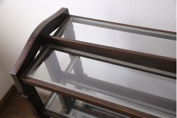 和製ビンテージ　特注品　民芸家具風　カフェなど店舗用におすすめ!シックな両面陳列棚(飾り棚、オープンラック、ヴィンテージ)(R-054368)