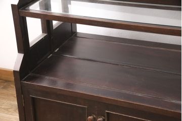 和製ビンテージ　特注品　民芸家具風　カフェなど店舗用におすすめ!シックな両面陳列棚(飾り棚、オープンラック、ヴィンテージ)(R-054368)