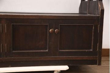 和製ビンテージ　特注品　民芸家具風　カフェなど店舗用におすすめ!シックな両面陳列棚(飾り棚、オープンラック、ヴィンテージ)(R-054368)