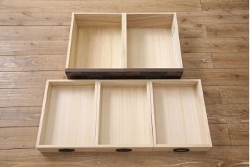 中古　美品　国産手造り家具　和の趣あふれる民芸箪笥サイドボード(サイドチェスト、引き出し、収納箪笥、リビングボード)(R-054369)