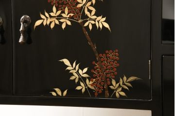 和製ビンテージ　凝ったつくりの取っ手が目を引く蒔絵風飾り棚(茶棚、戸棚、茶箪笥、ヴィンテージ)(R-054370)