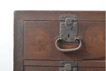 和製アンティーク　ヒノキ材　小振りなサイズが丁度いい帳場箪笥(引き出し、和タンス、収納箪笥、チェスト)(R-054380)