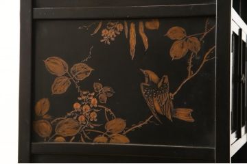 大正時代アンティーク　立派な蒔絵入り　味のある佇まいが魅力的な飾り棚(茶棚、茶箪笥、戸棚)(R-054392)